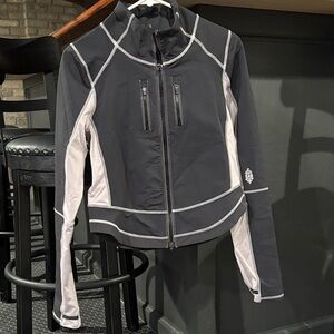 FP Movement Dasher Run Black and Gray Jacket NWT Size S This Jacket is 🔥